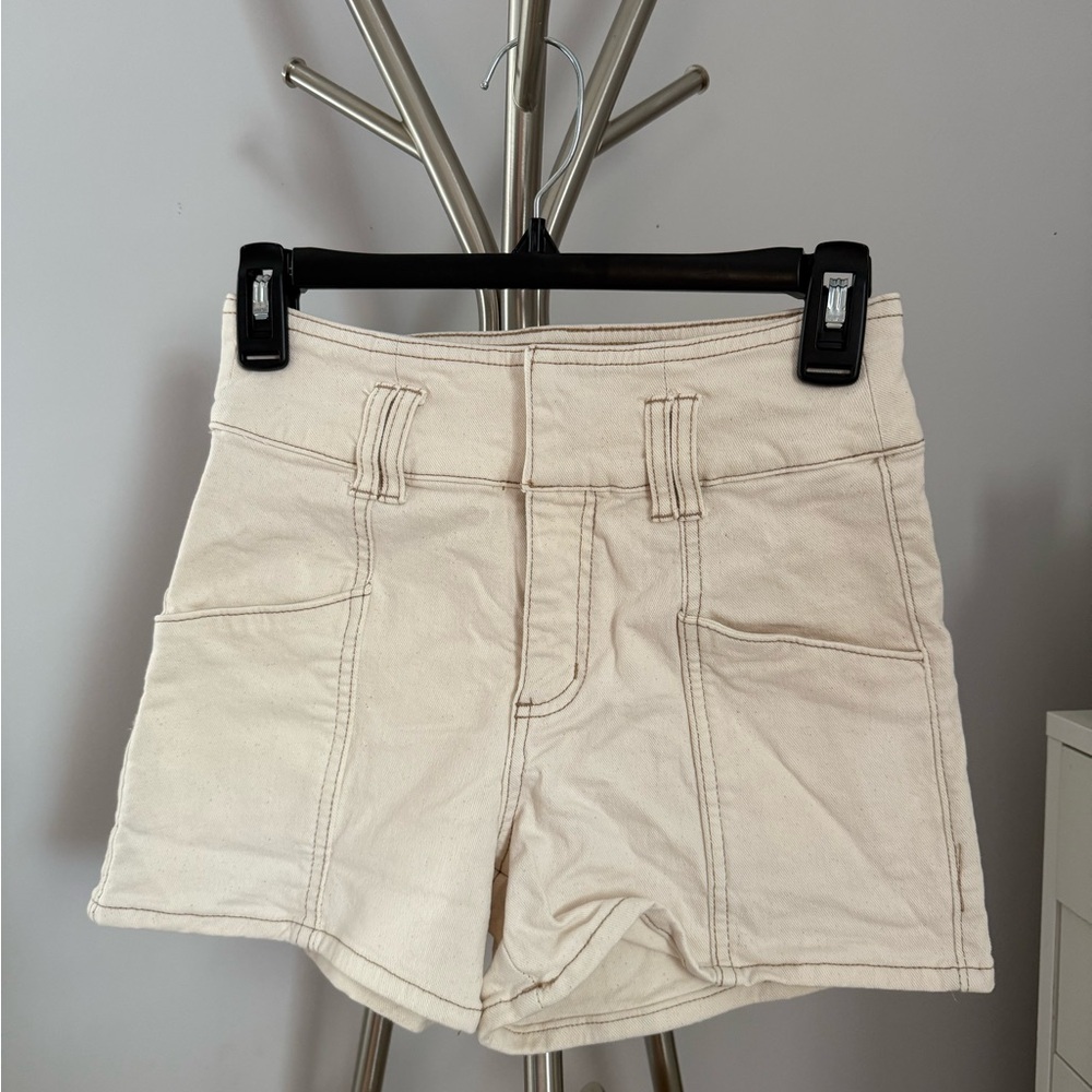 Ban Jara High Waist Cream Shorts